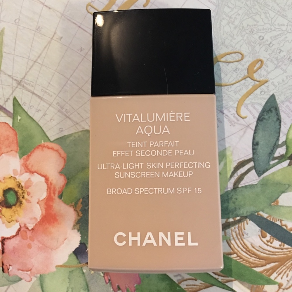 Chanel foundation vitalumiere aqua ultra light